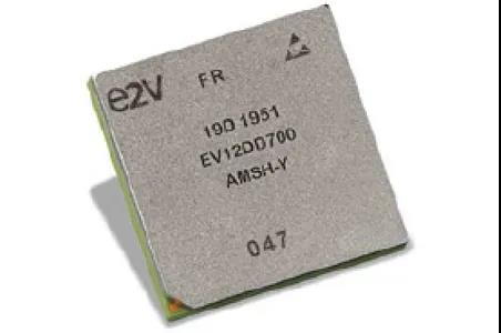 在實(shí)現(xiàn)高速、最先進(jìn)的SiP數(shù)據(jù)轉(zhuǎn)換發(fā)射端(Tx)解決方案方面，關(guān)鍵的技術(shù)是EV12DD700