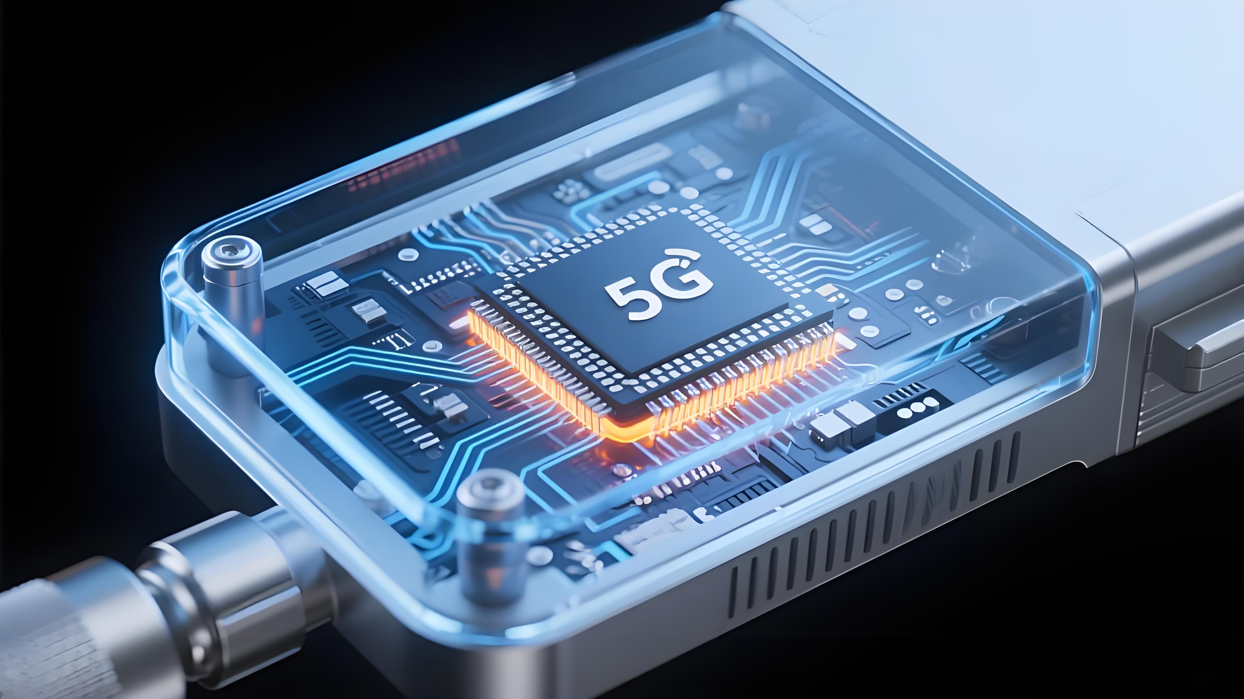 透明外殼5G基站AAU模塊內(nèi)部結(jié)構(gòu)，突出顯示PCB上的散熱通孔陣列