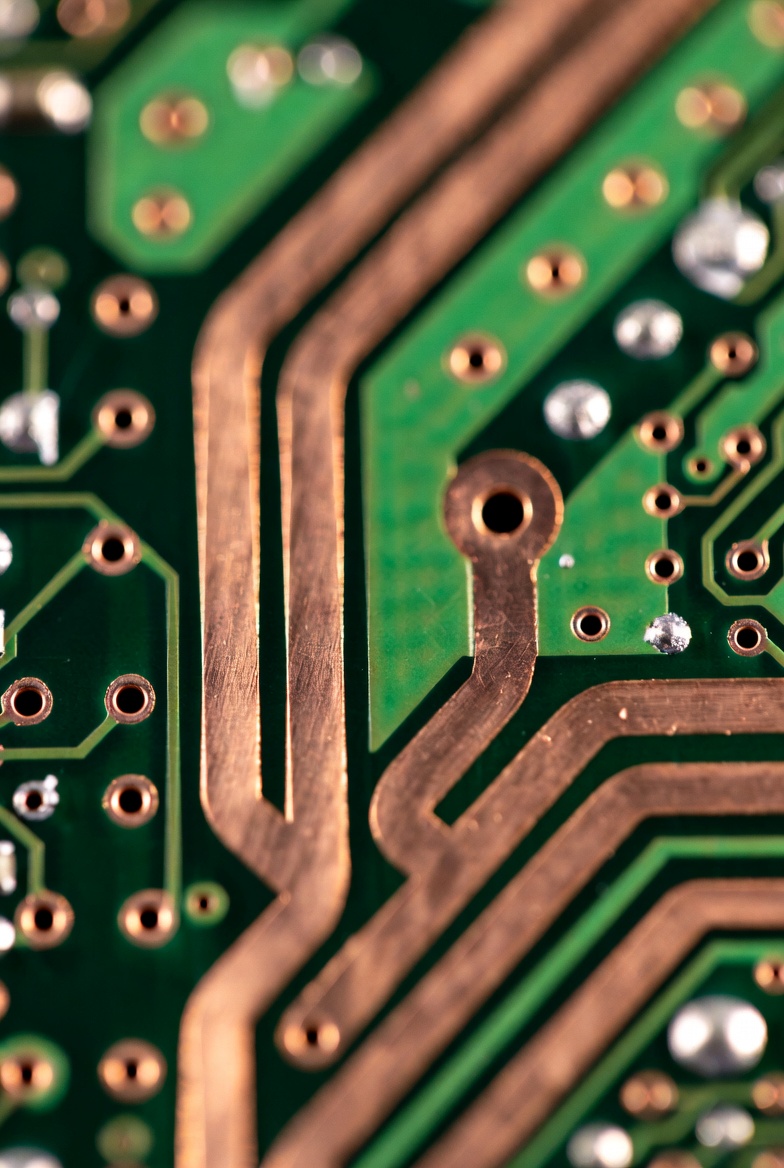 高速PCB信號線使用平滑圓弧拐角的宏觀細節圖