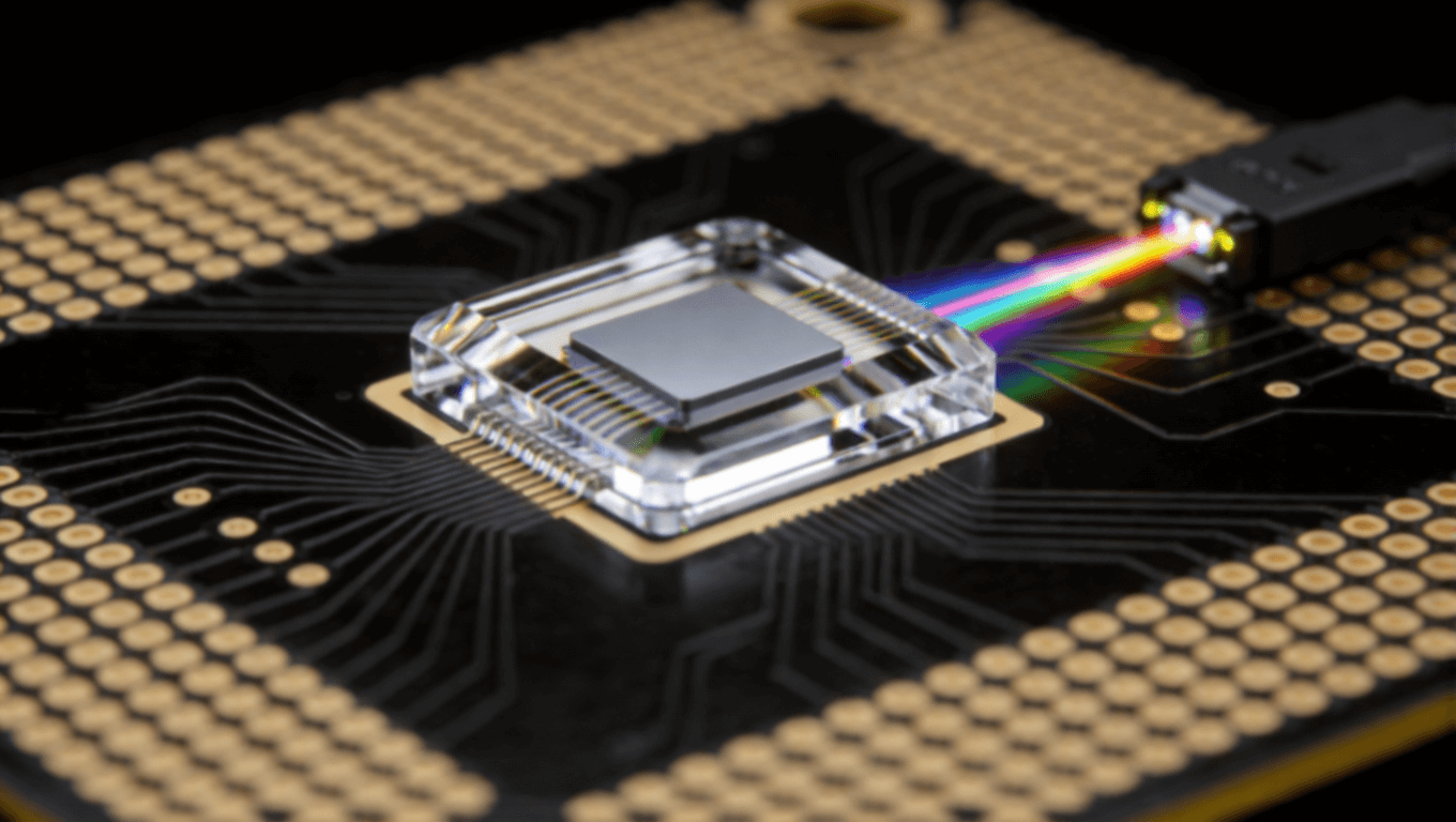 硅光子技術(shù)的光模塊PCB封裝細(xì)節(jié)，展光電混合集成結(jié)構(gòu)